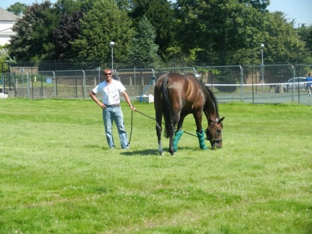 Stefano Brecciaroli passeggia Apollo